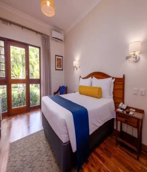 Bronte The Garden Hotel