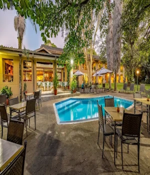 Hotel Numbi & Garden suites