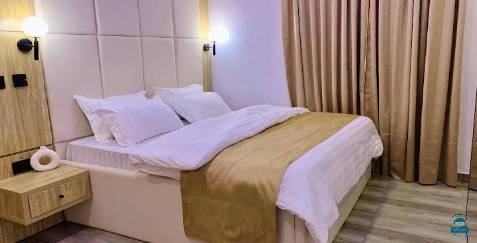 A&G Apartments, Jos