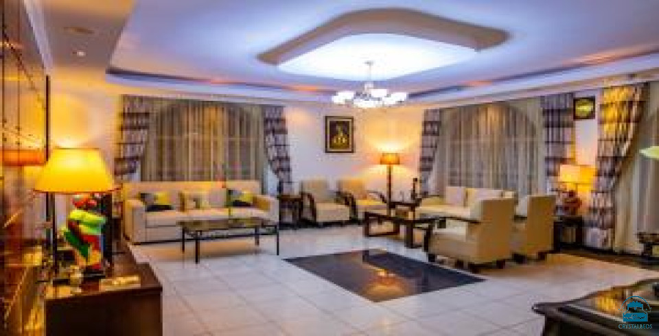 Thousand Hills Apartment