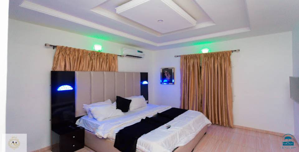 AZ Kings Hotel and Apartment