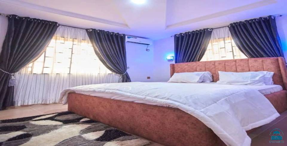Leadstar Apartments 