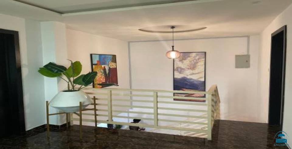 Pristine 2-bedroom Maisonette
