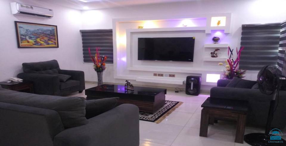 Highfive Apartment