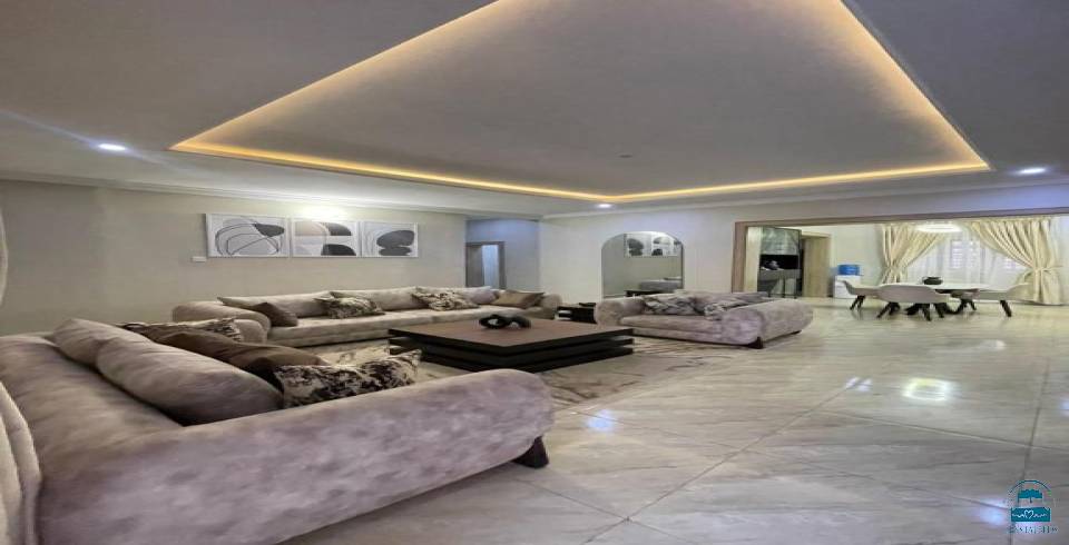 Oak Grandeur Apartments