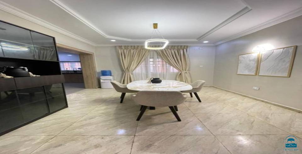 Oak Grandeur Apartments