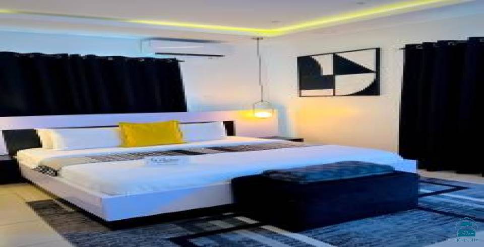 The bond apartment