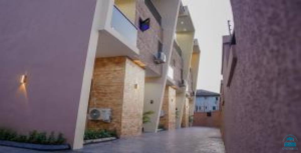 84th Luxury Apartments