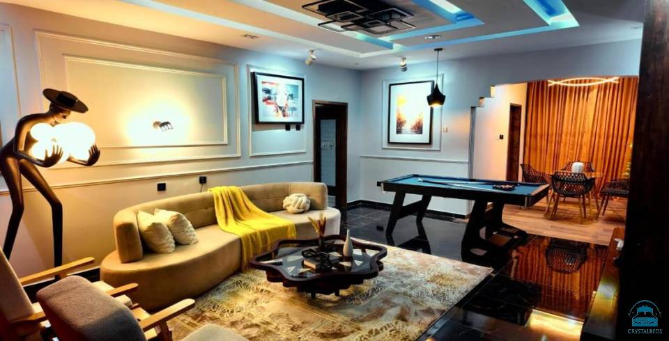 Red Box Luxury Apartment