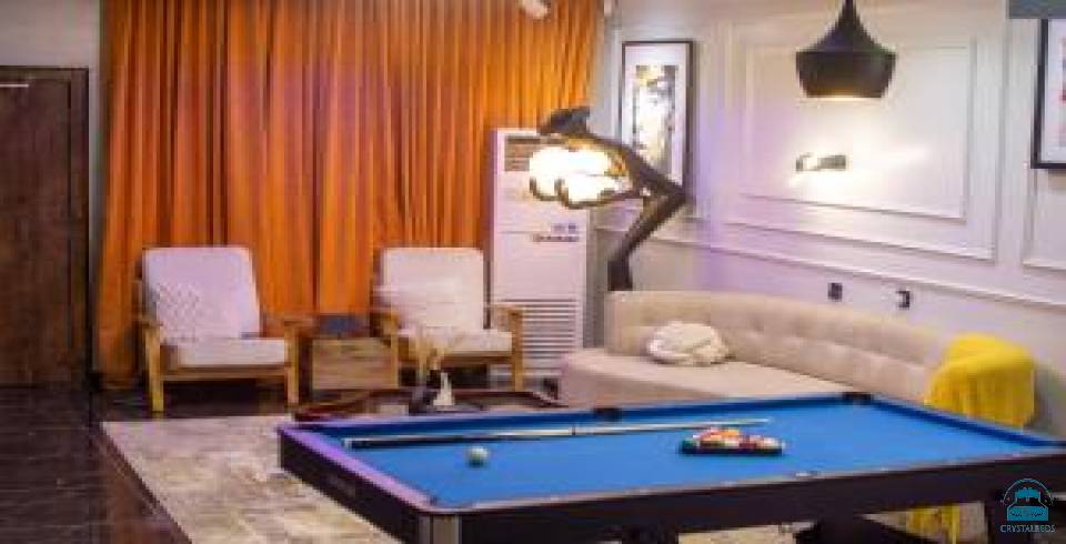 Red Box Luxury Apartment