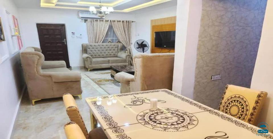 Whyte Rose Apartments
