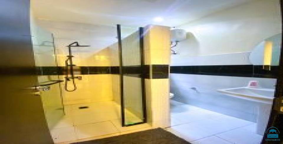 Noah\'s Court Apartments