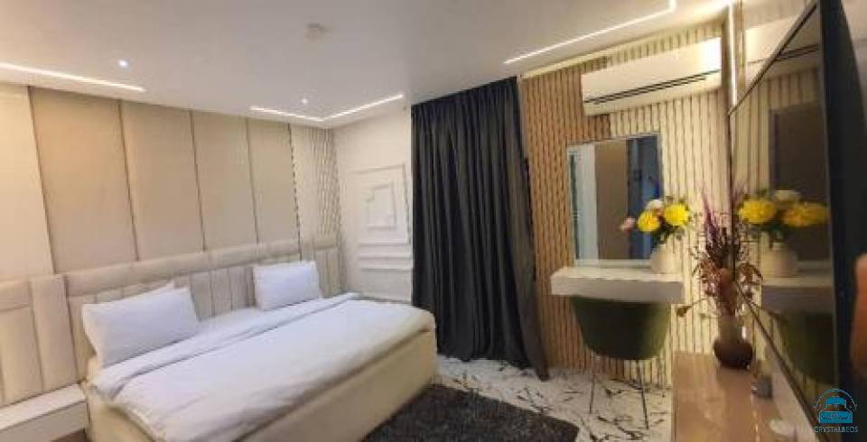 De white house ShortLet Apartment  2