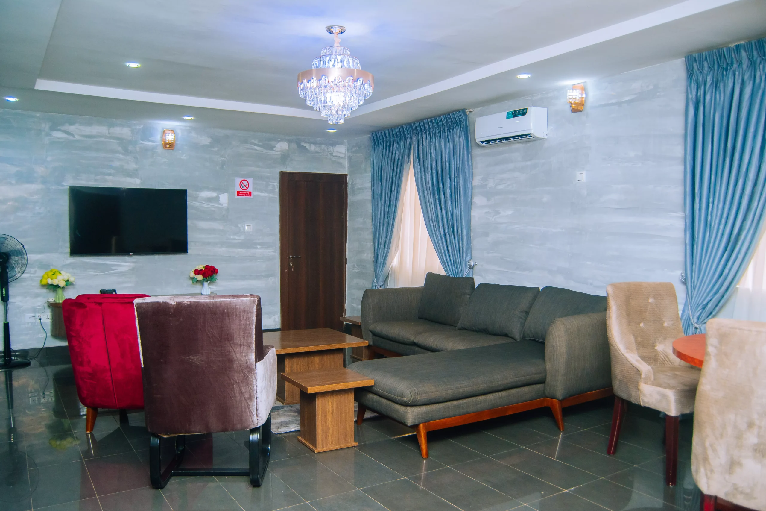 Damidoos Service Apartment 