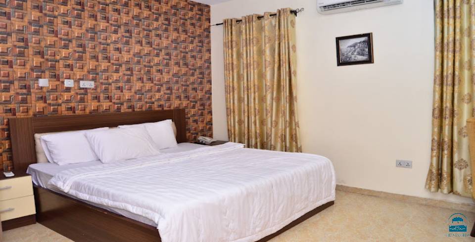  Kodeland Apartment House