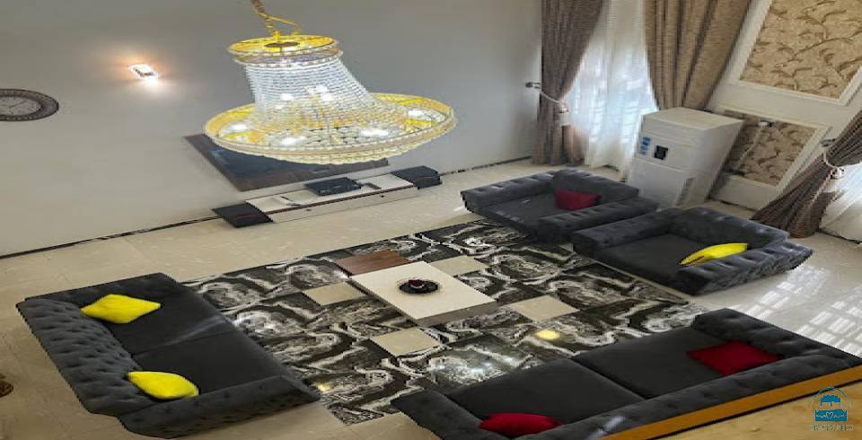 De Palatial Hotel And Apartments 
