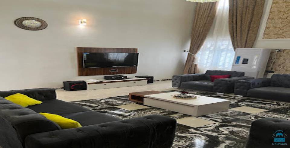 De Palatial Hotel And Apartments 