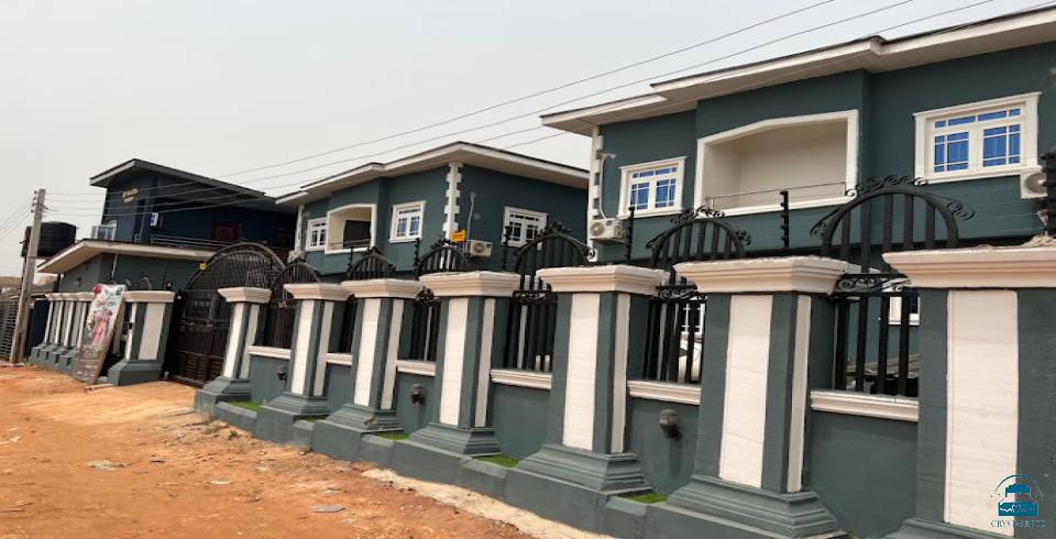 De Palatial Hotel And Apartments 