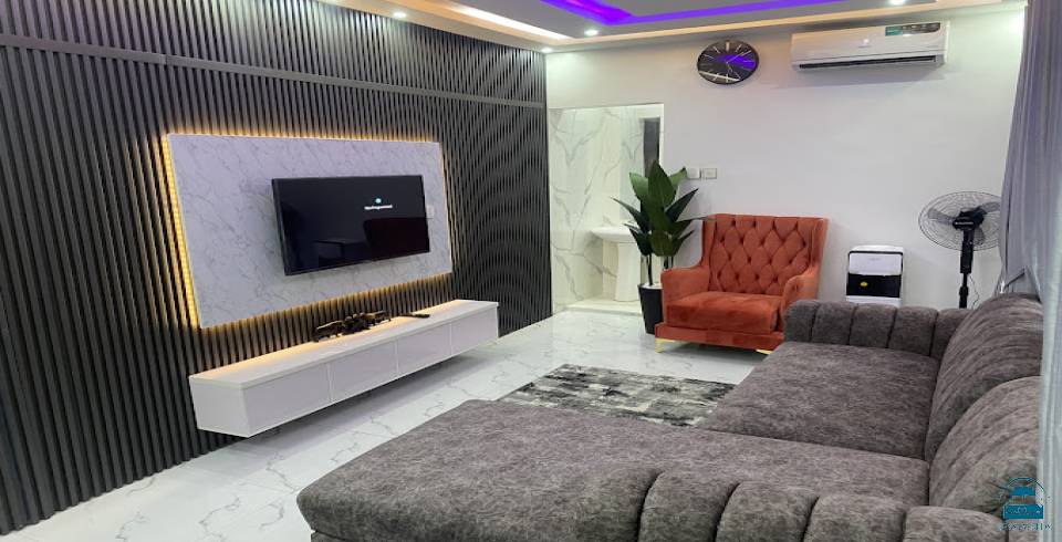 JonRoyale Apartments