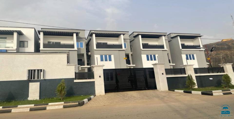 Devonâ€™s Villa & Apartments