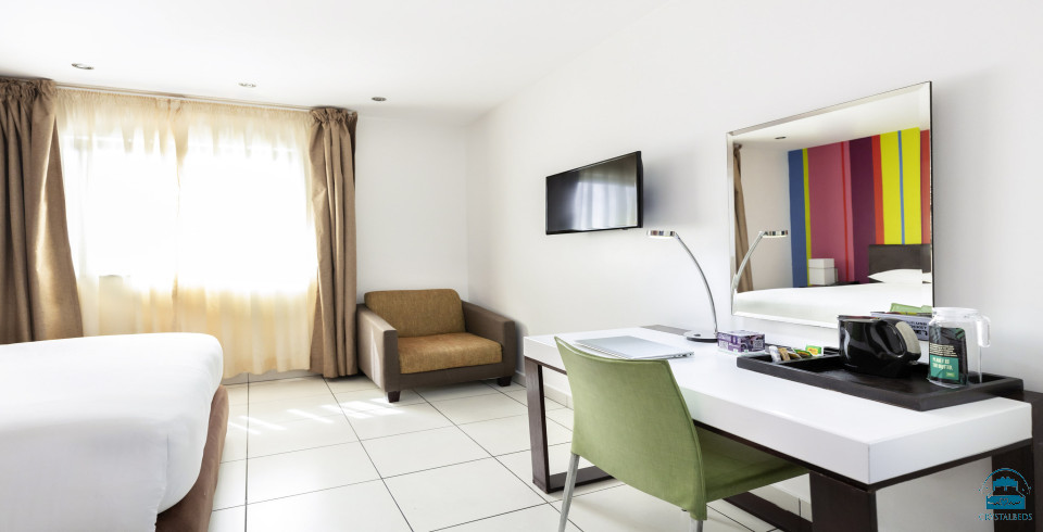 Ezra Boutique Hotel