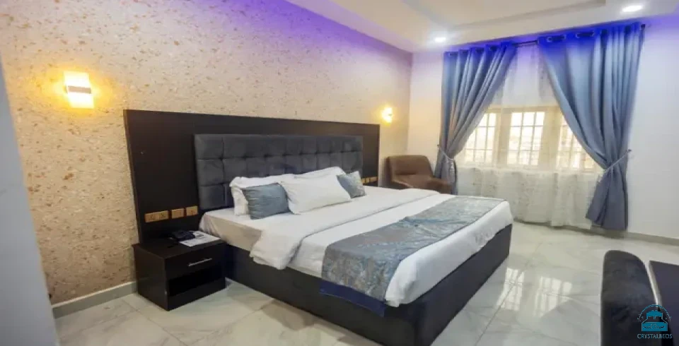 Bluemoon Hotel & Lounge