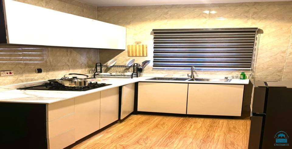 Golden Horizon Apartments