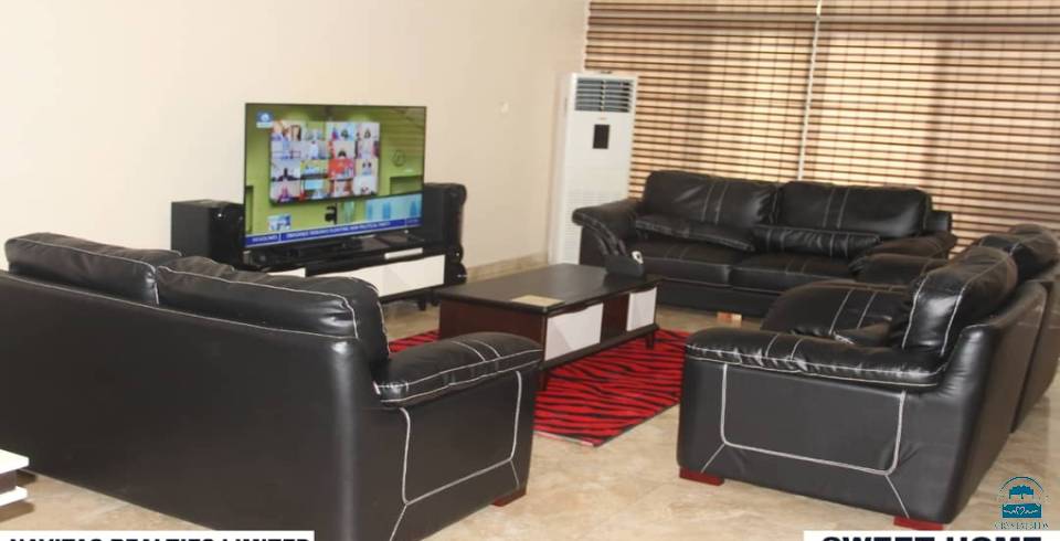 DnD Sweet Home Shortlet Apartment