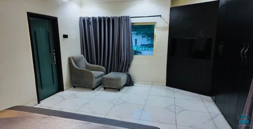 CribVille Hotel & Suites
