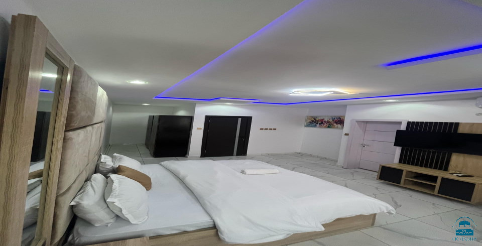 Earthklass Apartment