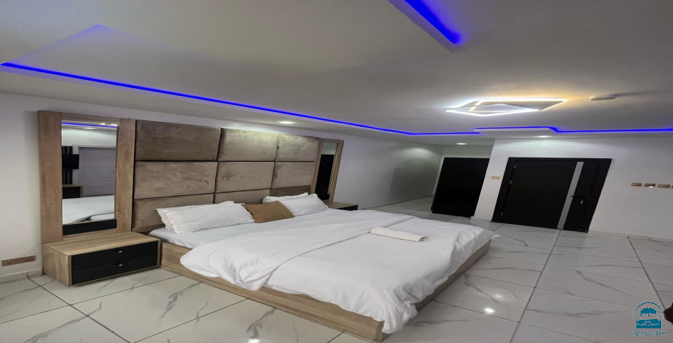 Earthklass Apartment