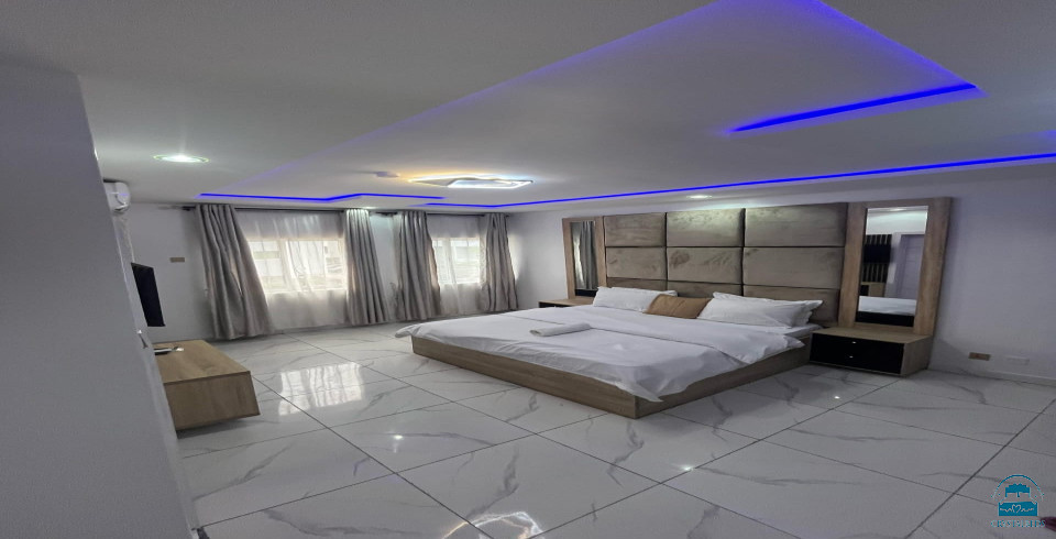 Earthklass Apartment