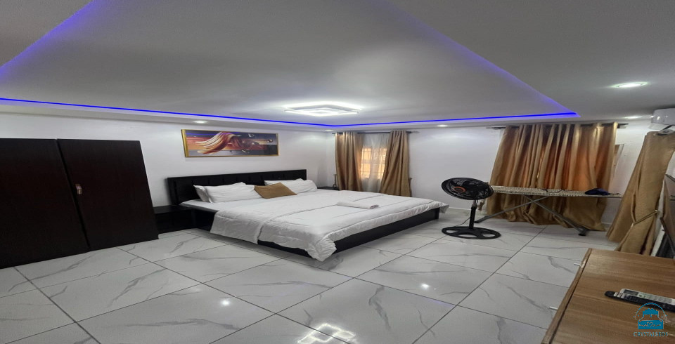 Earthklass Apartment