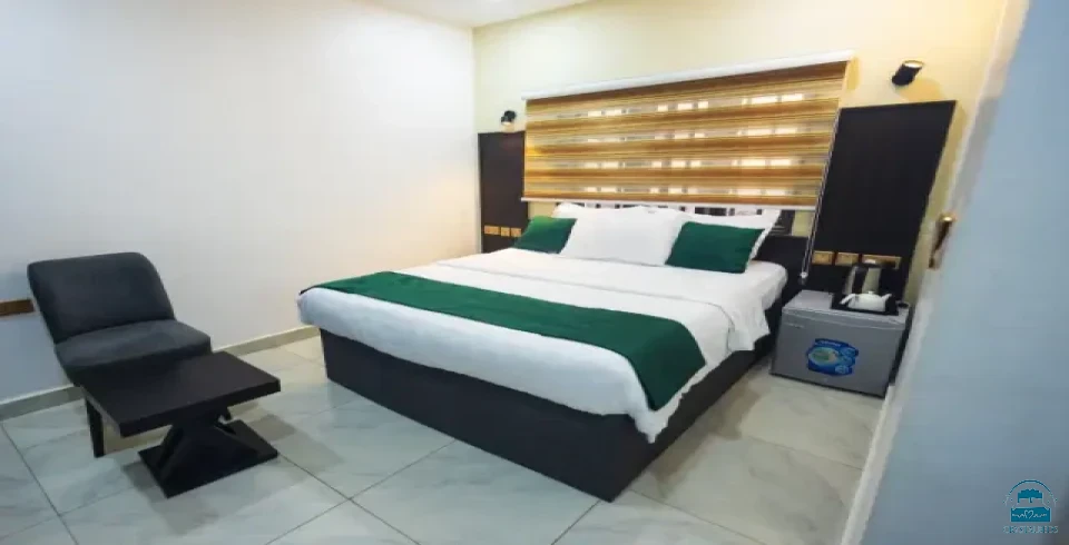 Bluemoon Hotel & Lounge