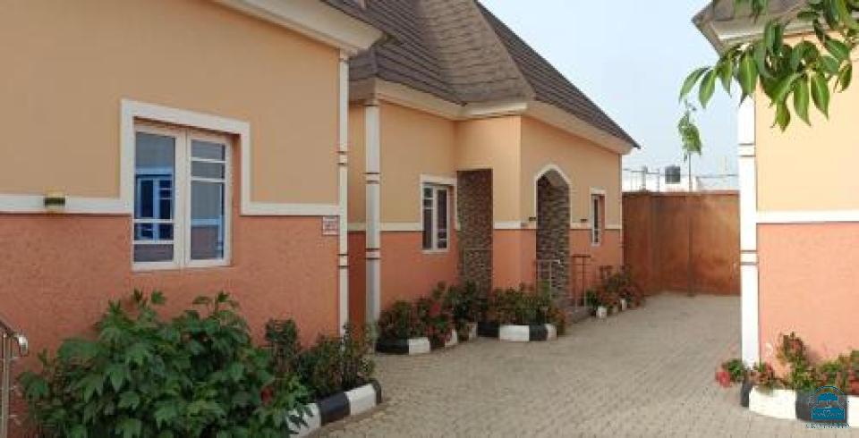 MAKAMA APARTMENT