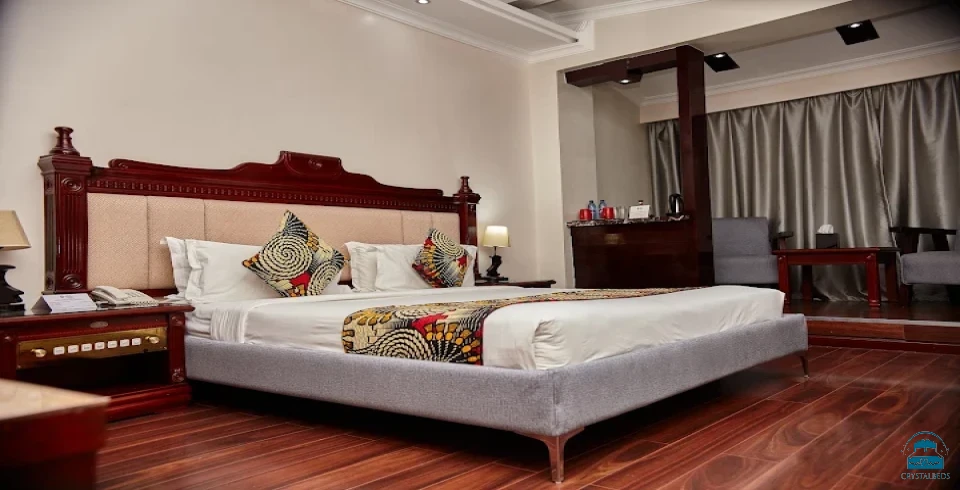 Best Western Plus Paramount Hotel