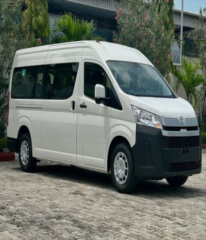 Hiace Bus